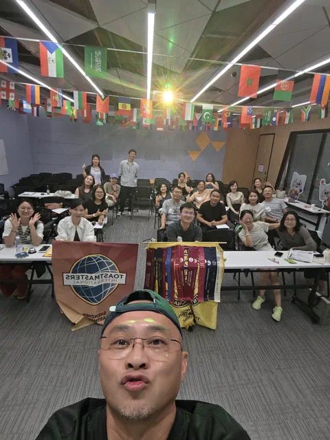 Selfie group photo, led by Jason.