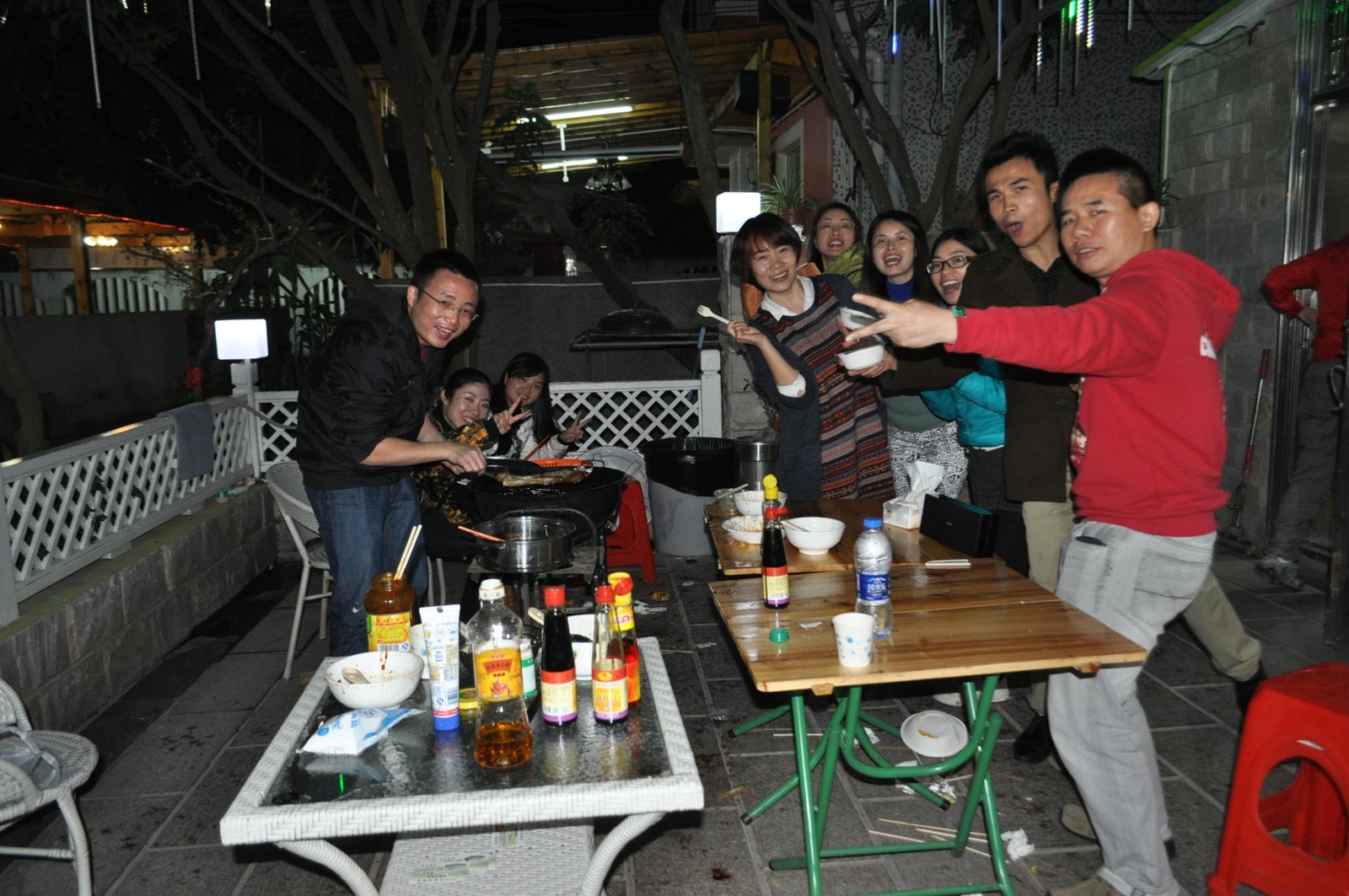 The barbecue. Two members were named top chef of the evening, for the aubergines.